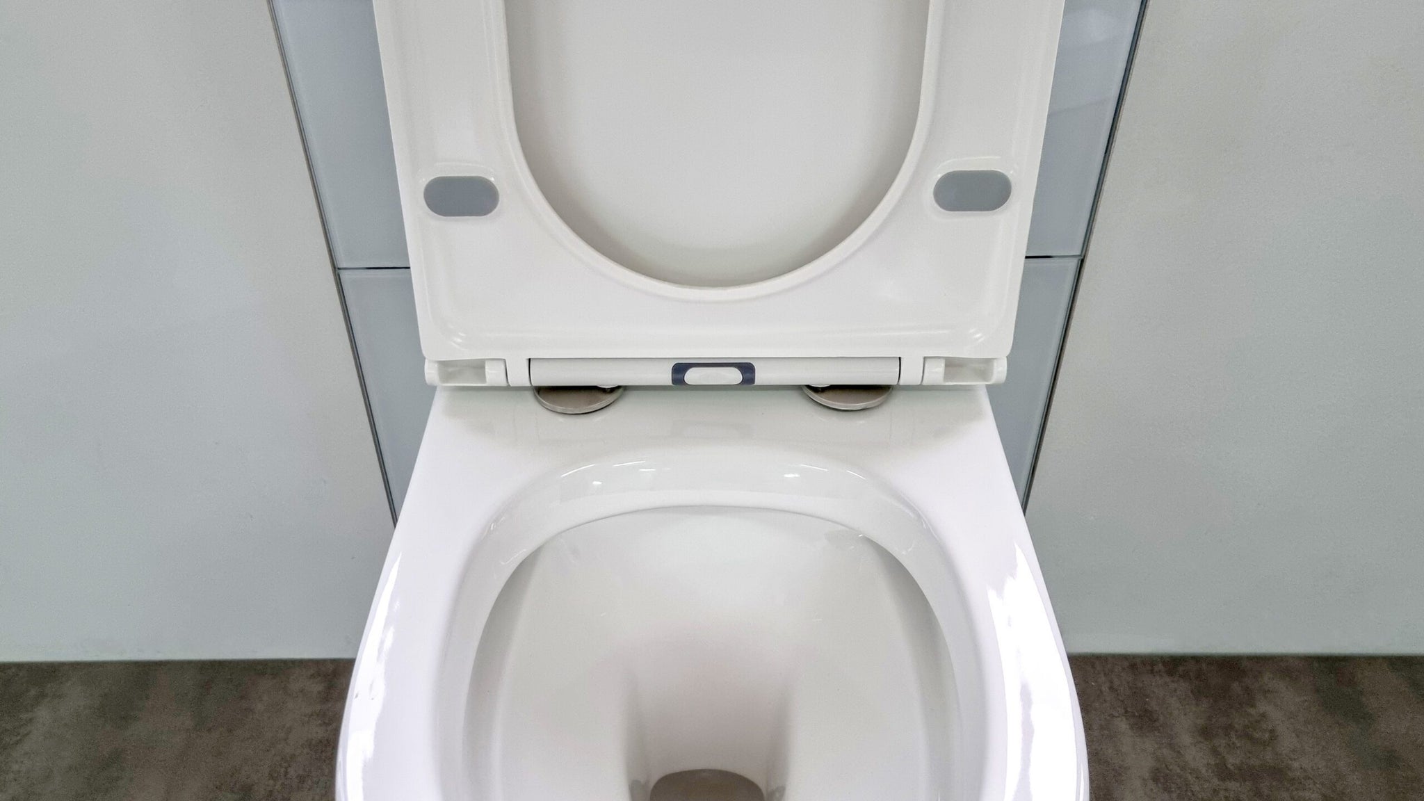 How to Replace a Toilet Seat: A Simple Step-by-Step Guide?